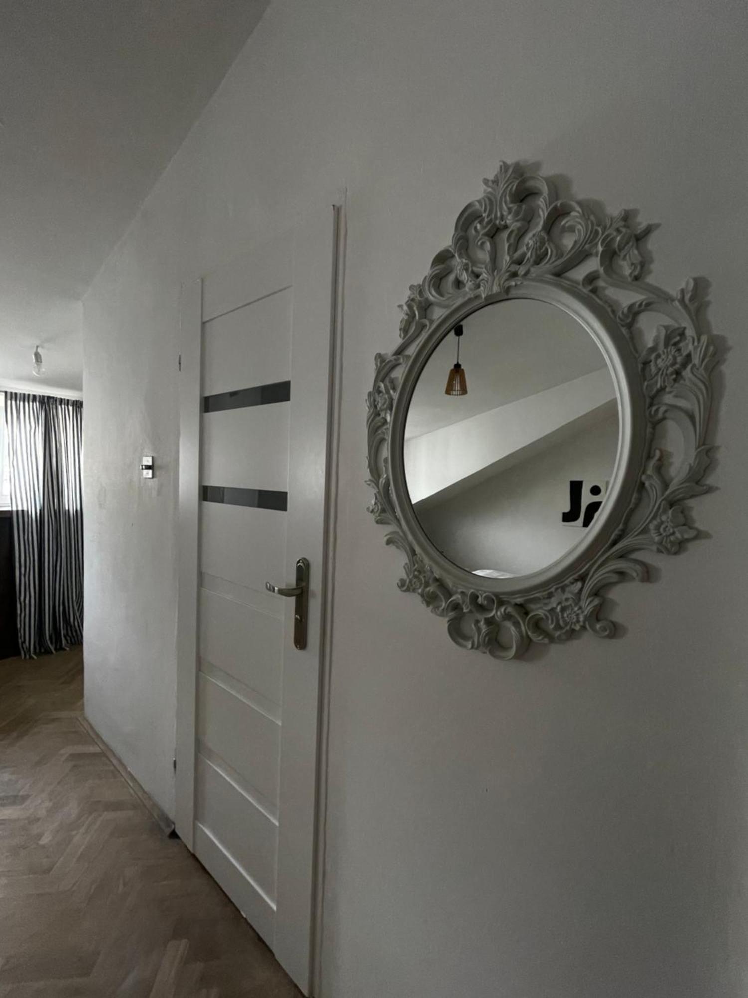 Apartament 26 *